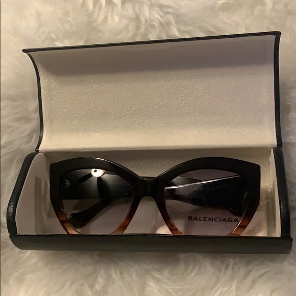 NEW BALENCIAGA SUNGLASSES THICK CAT EYE LOOK main image 4